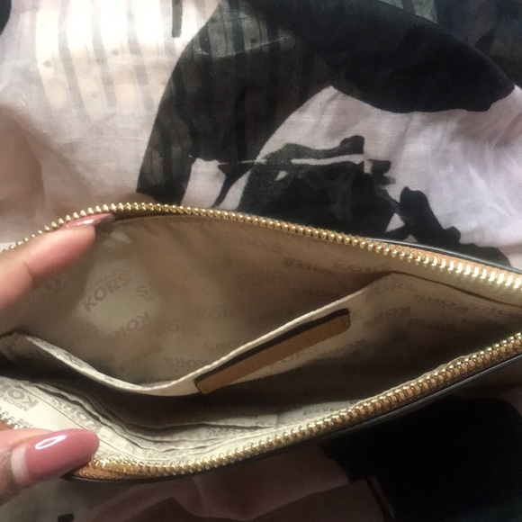 Michael Kors tan wristlet - Picture 7 of 13